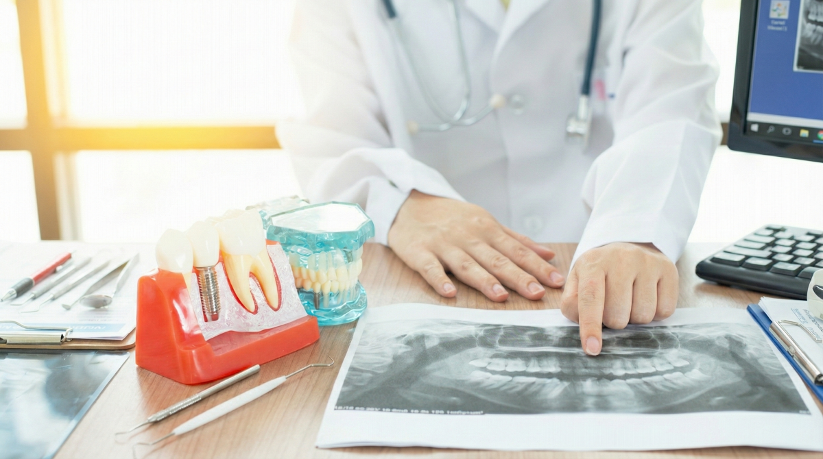 欣隆牙醫與欣城牙醫鄰近城上城,提供數位導引人工植牙,精準定位傷口小。針對橘郡與長庚商圈缺牙患者,我們提供透明的植牙價格與專業術後追蹤,重拾咀嚼功能。