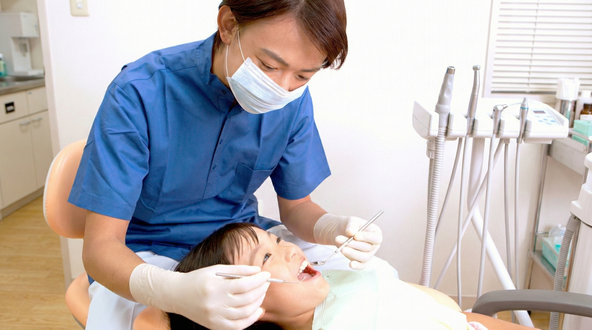 欣隆與欣城牙醫營造溫馨看牙環境,兒牙醫師專業有耐心。提供長庚商圈與橘郡小朋友定期洗牙、塗氟及兒童矯正,讓城上城的小寶貝不再害怕看牙,從小守護口腔健康。